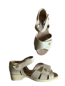 Cosyfeet Sandali Pelle Crema Cinturini Regolabili Taglia 6 Indossati Una Volta Ex/Condizioni - Foto 1 di 7