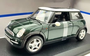 Maisto 1/18 Scale Diecast 31656 - MINI Cooper Sun roof - Green - Picture 1 of 5
