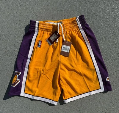 Men's Mitchell & Ness Los Angeles Lakers NBA Swingman Shorts 2009 Medium - Image 1 of 4