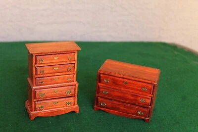 Casa de Miniaturas Vintage Pecho sobre Pecho y Pecho Bajo con Ropa Foto 1 de 2