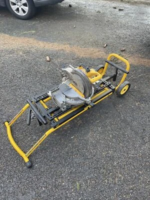 Sierra ingletadora compuesta dewalt dw703 Foto 1 de 4