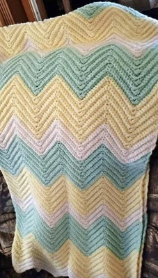 Crochet baby blanket - Image 1 of 3