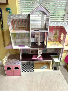 Well built Large Dolls House by Kidkraft (Grand Estate Mansion)  - Picture 1 of 2