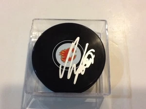Disco de Hockey Markus Granlund Firmado por los Calgary Flames Autografiado a - Imagen 1 de 1