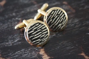Gemelos De Colección Estate Tono Dorado SWANK Redondos Texturizados Negros Diseño Rayas Usados en Excelente Condición - Imagen 1 de 7