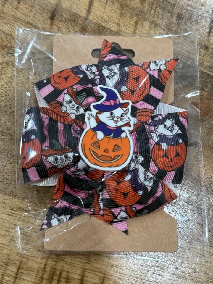 Lazo de pelo inspirado en Halloween Disney hecho a mano. Foto 1 de 1