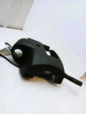 06-11 HYUNDAI ACCENT STEERING COLUMN TRIM W/ CRUISE SWITCH OEM 84852-1E150 - Image 1 of 4