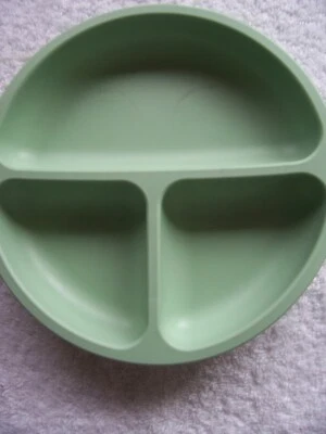 BNWNT Baby's Green Silicone Divided Suction Plate - image 1 of 2