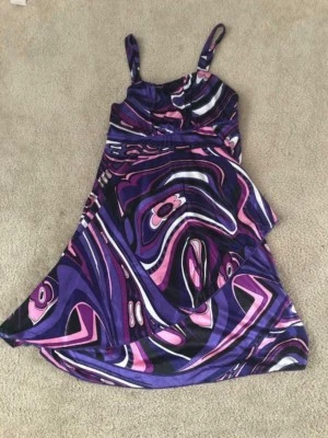 Amy Byer 女孩娃娃连衣裙 - 粉红色和紫色 - 16 码全新/全新无标签 — 第 1/2 张图片