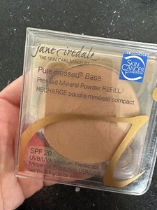 Base mineral prensada pura Jane Iredale recarga - caramelo - Imagen 1 de 3
