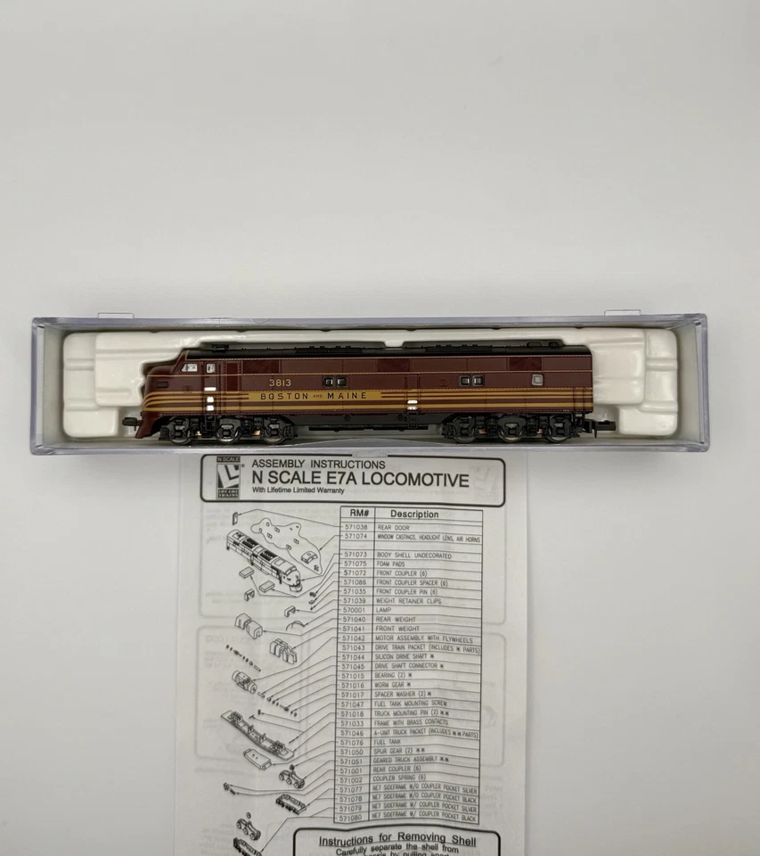 RARE NIB N LIFE LIKE 7002 E7A Locomotive Boston & Maine #3813 Burgundy-Red/ Gold - Image 1 of 4