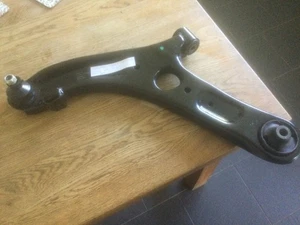 Wishbone / Suspension Arm fits HYUNDAI VELOSTER FS 1.6 Front Left Outer 11 to 17 - Picture 1 of 2