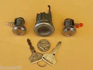 IGNITION BARREL & 2 DOOR LOCKS SUIT TOYOTA LANDCRUISER 70 SERIES - Foto 1 di 1