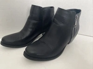 MADELINE WOMEN'S BLACK SIDE ZIP BLOCK HEEL "DARLA" ANKLE BOOTS SIZE 9M - Picture 1 of 14