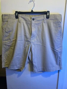 Men’s Lucky Brand Mens Khaki Shorts Shorts Size 42 Flat Front - Picture 1 of 4