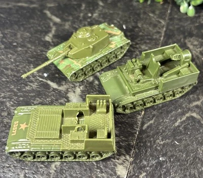 Lote de tanques y vehículos militares Hot Wheels 1974 vintage  Foto 1 de 4