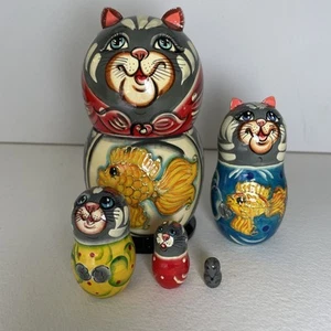 6 Zoll russische verschachtelte Puppen Matroschka bemalt grau Streifen Katze mit Fisch 5er Set - Bild 1 von 13