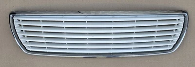 Parrilla sin insignias Lexus ls430 2001-2003 Toyota Celsior UCF30 Foto 1 de 4