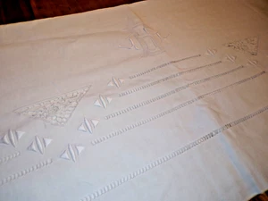 Drap de présentation lin blanc avec jours , incrustations  et monogramme MB - Imagen 1 de 7