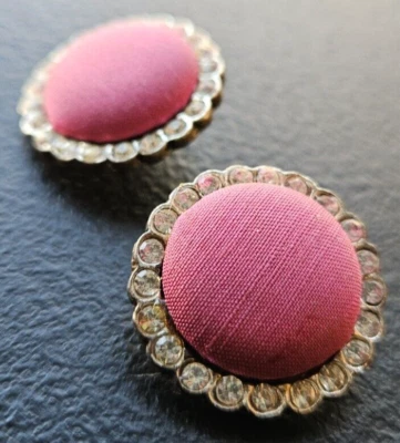 PINK FABRIC, RHINESTONE BORDER, DORSET SELF SHANK BUTTON SET. - Image 1 of 4