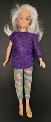 Boneca Hasbro Jem & the Holograms Roxy vintage da década de 1980 12,5” com roupas e cinto - Imagem 1 de 4
