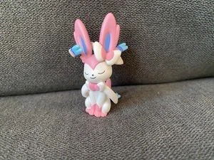 Figura Sylveon Eevee Sleeping Pokemon Center Japón TAKARA TOMY Gashapon - Imagen 1 de 6