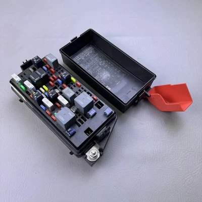 08-11 Cadillac DTS Buick Lucerne Rear Interior Fuse Box Relay Fusebox 13712250 - Image 1 of 4