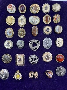 JOB LOT X 30 VINTAGE & MODERN COSTUME JEWELLERY SCARF CLIPS / RINGS - Picture 1 of 6