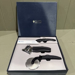 Nuovo in scatola Cutco set utensili coltello formaggio, pressa aglio taglia pizza set di 3 - Foto 1 di 5