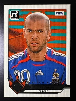 Panini Donruss FIFA Soccer Pitch Kings 2024-25 - Zinedine Zidane #25 No.4 - Imagem 1 de 2