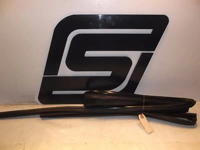 2006 Suzuki Forenza Sedan OEM Left Driver Front Window Rubber Run Guide Channel - Image 1 of 4
