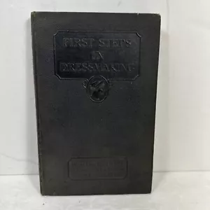 First Steps Schneiderei Fraueninstitut für Innere Künste und Wissenschaften 1920er Jahre - Bild 1 von 10