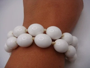 VINTAGE CROWN TRIFARI TWO STRAND KNOTTED WHITE LUCITE BEADED BRACELET ESTATE - Picture 1 of 7