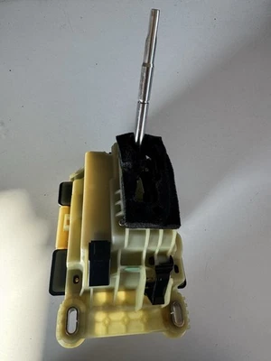 03-09 Mercedes W203 C230 C320 CLK500 Shifter Gear Shift Selector 2032675424 - Image 1 of 4