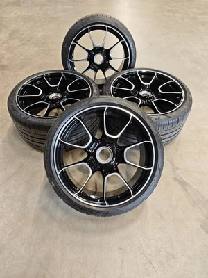 Original Porsche 992 Turbo S 20 / 21 Zoll Radsatz 992601025AF / 992601025AG - Bild 1 von 4