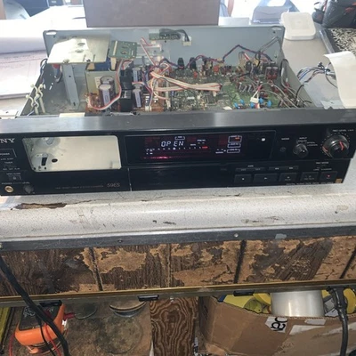 DTC-59ES Digital Audio Tape Deck Dat - Image 1 of 4