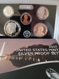 U.S. MINT 2017 SILVER PROOF SET. (7) 90% SILVER COINS! OGP AND COA INCLUDED - Picture 1 of 2
