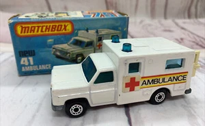 MATCHBOX SUPERSCHNELL Nr. 41 Krankenwagen weiß Chevrolet 1977 Lesney Made in England - Bild 1 von 10