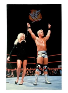 Tarjeta fotográfica de lucha libre WWE JEFF JARRETT AND DEBRA WRESTLEMANIA EN VIVO 4X6 #29 - Imagen 1 de 1