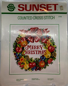Vintage Della Robbia Wreath Sunset Counted Cross Stitch, Merry Christmas Wreath - Imagen 1 de 7