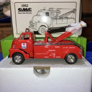 First Gear Mobilgas 1952 GMC Tow Wrecker Recovery 1:34 NEW 18-1129 - Picture 1 of 24