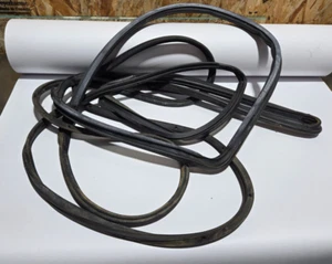 90-95 TOYOTA 4RUNNER FRONT RIGHT LEFT SET DOOR RUBBER WEATHER STRIPPING SEAL OEM - Picture 1 of 8