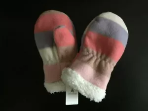 Guanti Gap Pink Stripes Pro Fleece Sparkle Mittens nuovi con etichette bambino XS 12-24 mesi - Foto 1 di 3