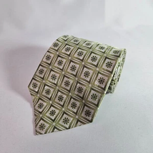New Geoffrey Beene 100% Silk Hand Made Tie Geometric Green 3.75" x 58" - Picture 1 of 8