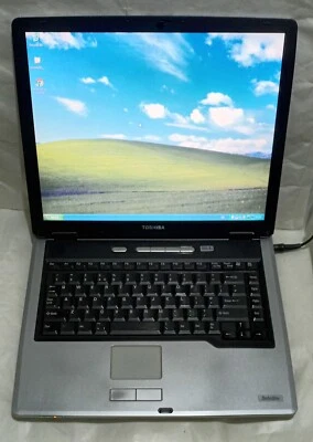 Toshiba Satellite SA50-108 PSA50E Laptop 15" 256MB 40GB Windows XP SP3 Wi-Fi - Imagem 1 de 4
