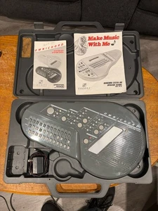 Teclado sintetizador Suzuki Omnichord System 200m OM-200m con estuche fuente de alimentación - Imagen 1 de 17