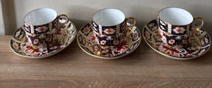 Royal Crown Derby Traditional Imari 2451 Tassen & Untertassen - Bild 1 von 24