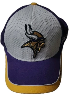 Nuevo De Colección Reebok Minnesota Vikings Sombrero Gorra Correa Trasera Púrpura Dorado Blanco Para Hombres Foto 1 de 4