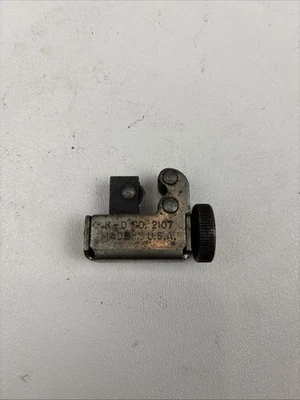 Vintage K-D EUA Nº Mini cortador de tubos compacto 2107 funcionando - Imagem 1 de 3