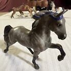 Breyer Reeves Horse With Lot Of Misc Unbranded Horses